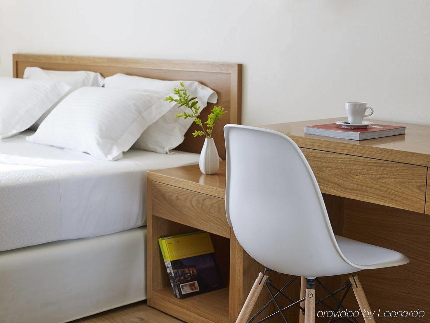 Amarilia Hotel Vouliagmeni Room photo